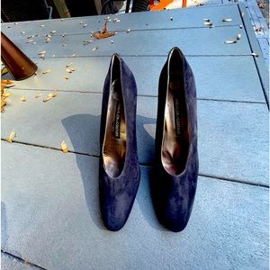 Beautiful navy suede pumps